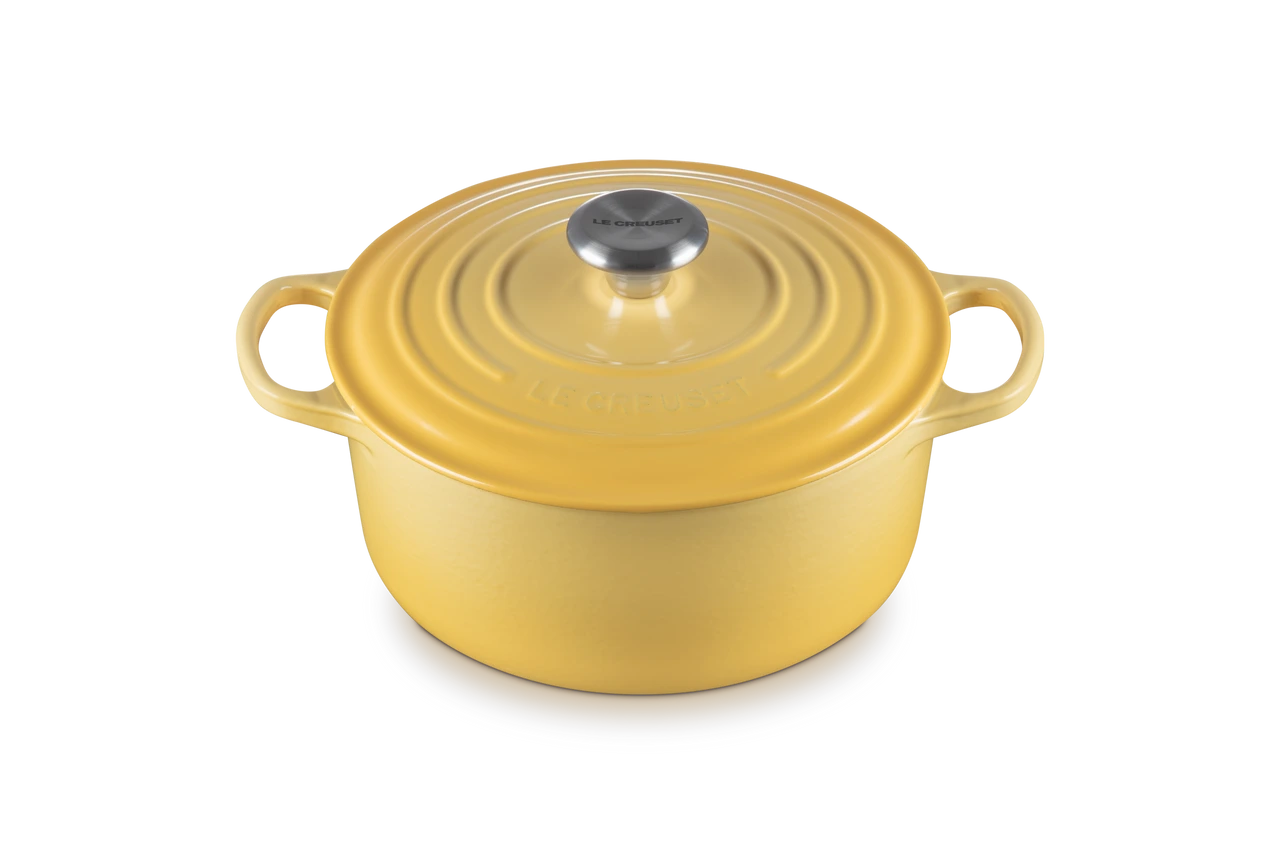 Le Creuset - 6.7 L (7.25 QT) Camomille Enamel Cast Iron Round Dutch Oven