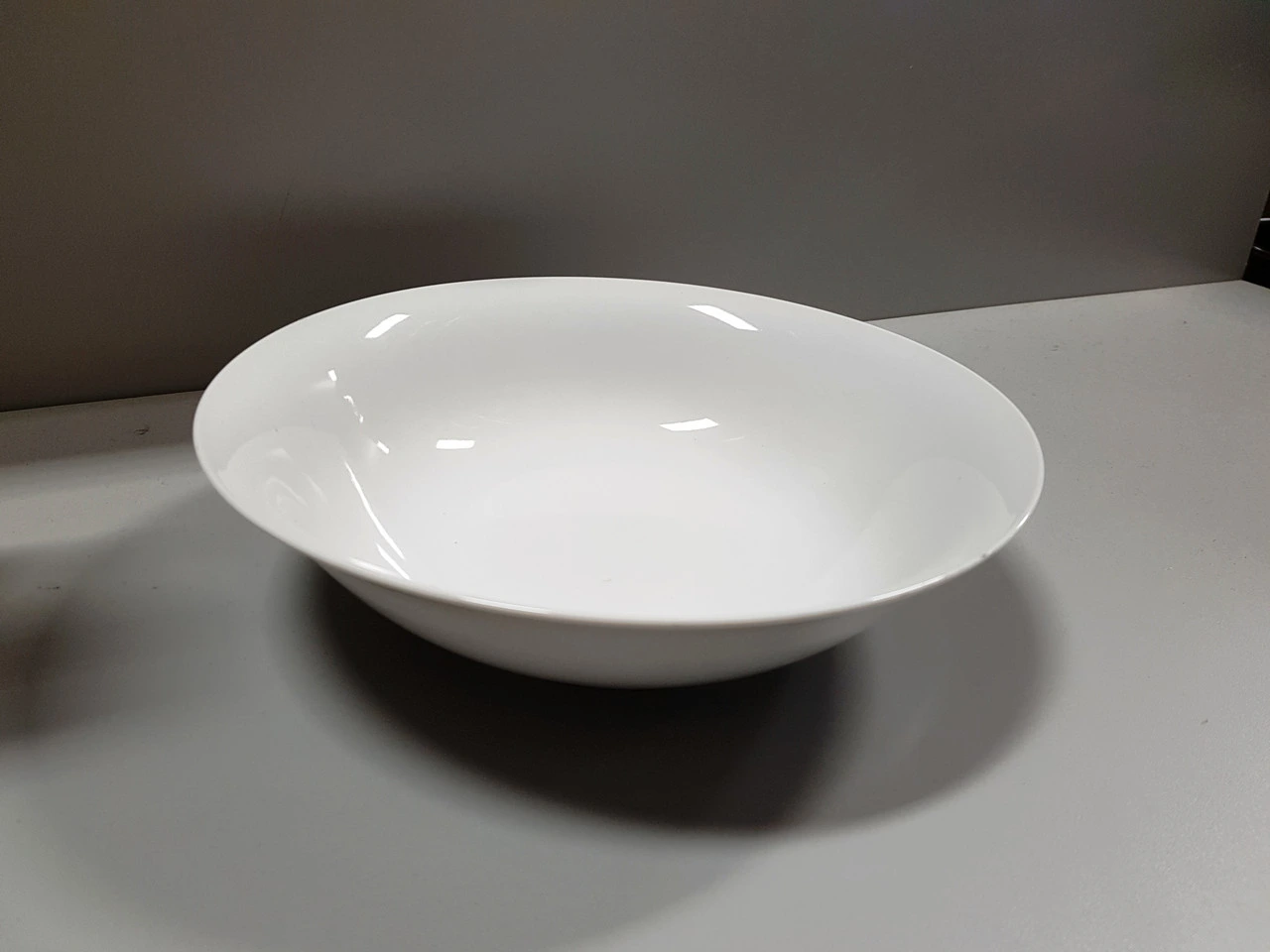 S.T.A.N.D.A. - 9'" White Porcelain Salad Serving Bowl - 95009