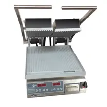 Star - Pro-Max 14" Split Top Panini Grill 208/240V w/ Grooved Aluminum Plates & Electronic Controls/Timer - PGT14D